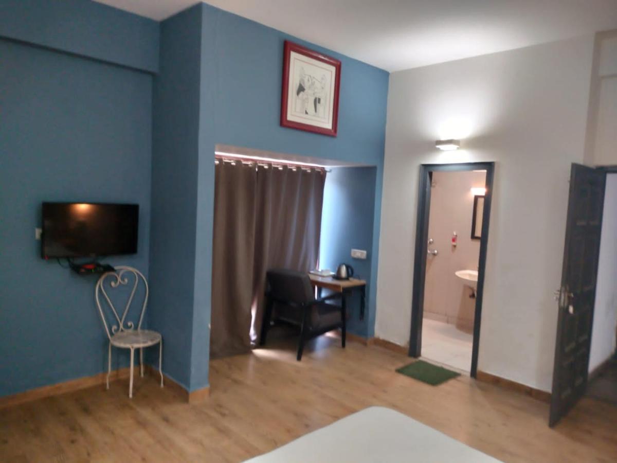 נוידה Divine Inn Couple Friendly Hotel Near Sector 51 Metro Station מראה חיצוני תמונה