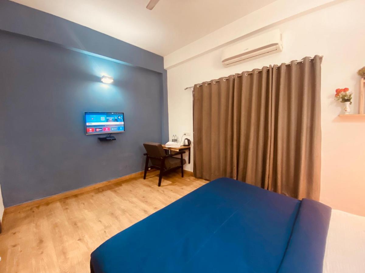 נוידה Divine Inn Couple Friendly Hotel Near Sector 51 Metro Station מראה חיצוני תמונה