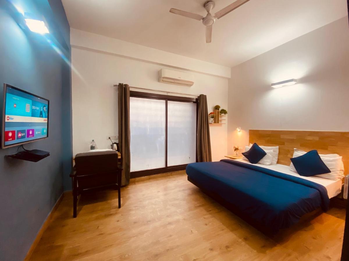 נוידה Divine Inn Couple Friendly Hotel Near Sector 51 Metro Station מראה חיצוני תמונה