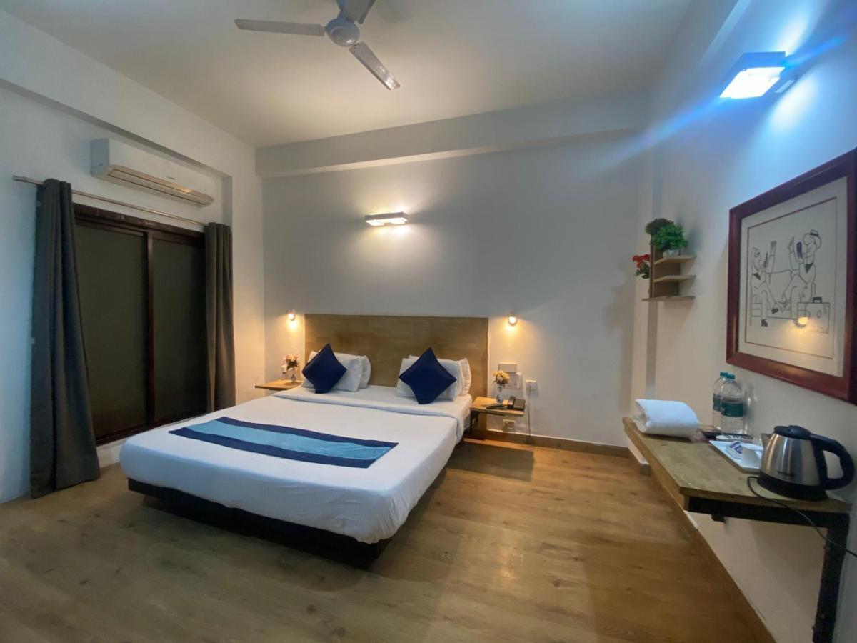 נוידה Divine Inn Couple Friendly Hotel Near Sector 51 Metro Station מראה חיצוני תמונה