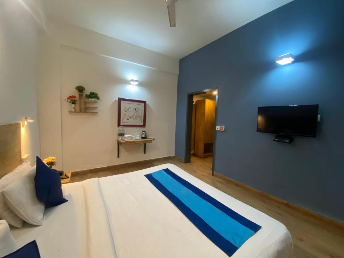 נוידה Divine Inn Couple Friendly Hotel Near Sector 51 Metro Station מראה חיצוני תמונה