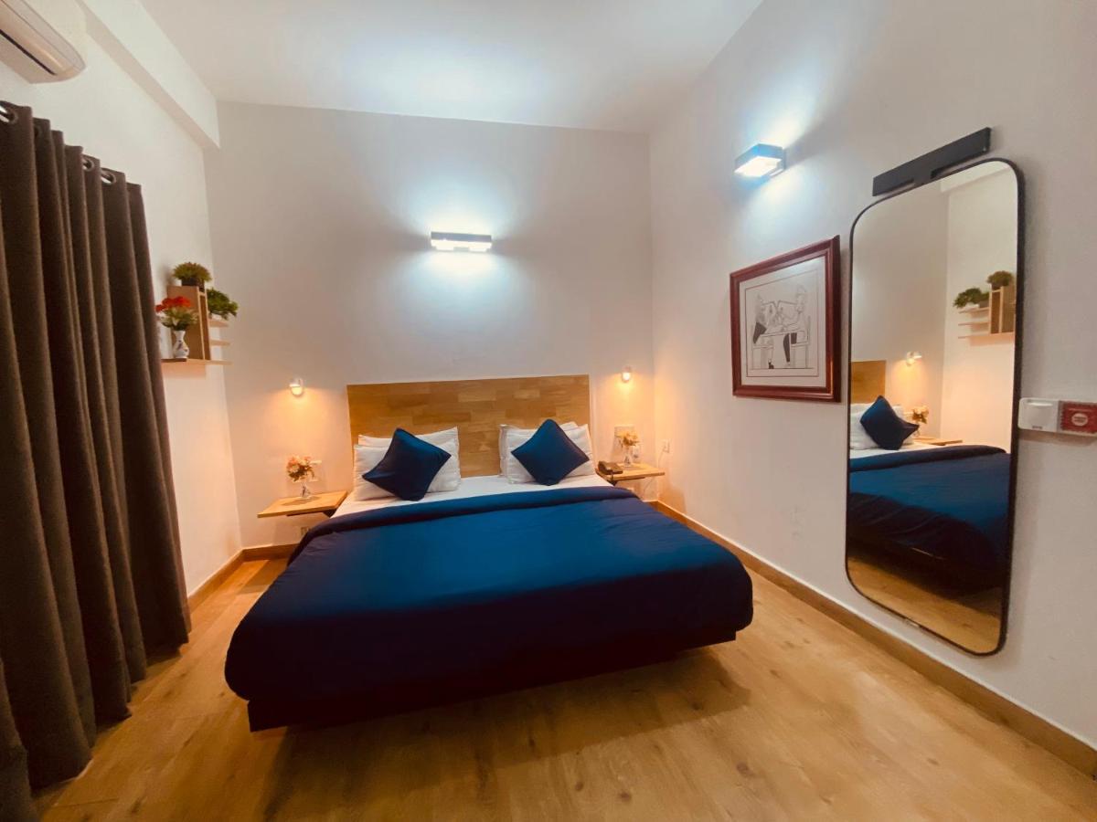 נוידה Divine Inn Couple Friendly Hotel Near Sector 51 Metro Station מראה חיצוני תמונה