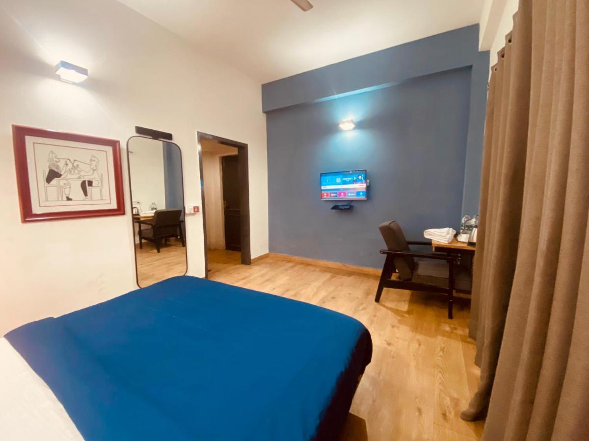 נוידה Divine Inn Couple Friendly Hotel Near Sector 51 Metro Station מראה חיצוני תמונה