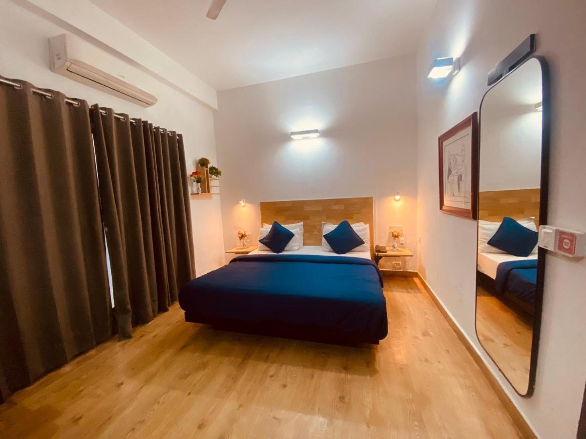 נוידה Divine Inn Couple Friendly Hotel Near Sector 51 Metro Station מראה חיצוני תמונה