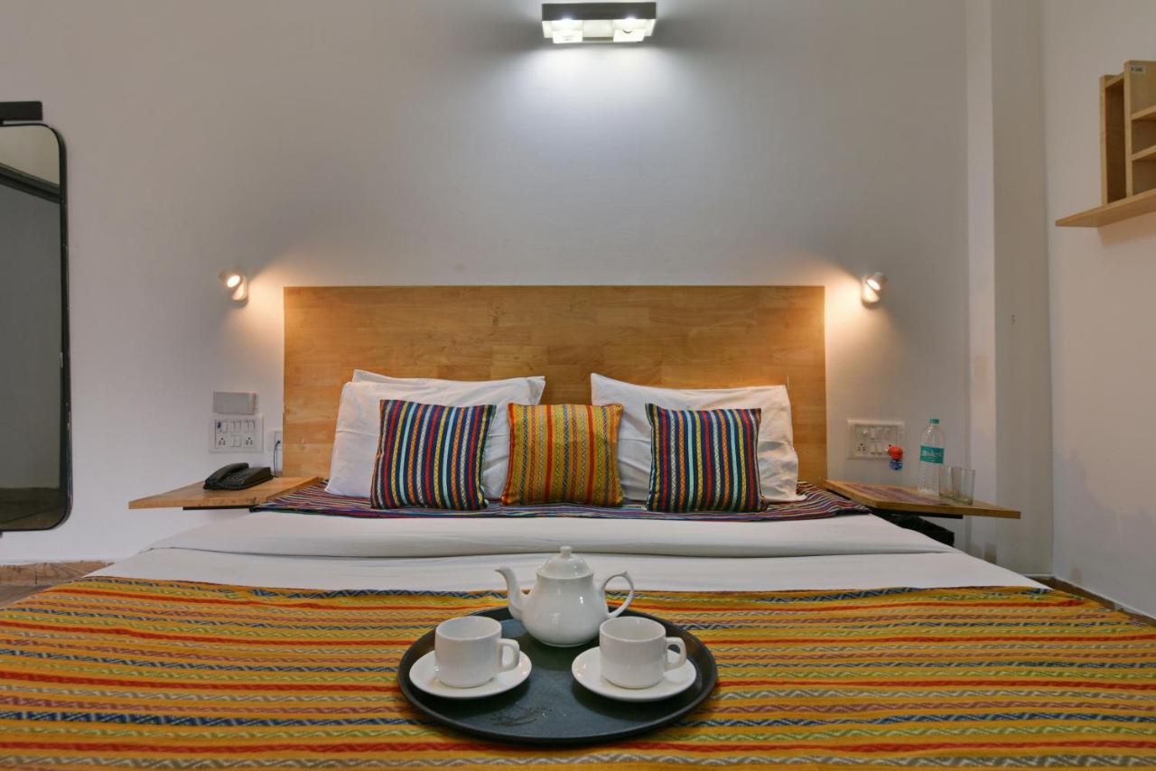 נוידה Divine Inn Couple Friendly Hotel Near Sector 51 Metro Station מראה חיצוני תמונה