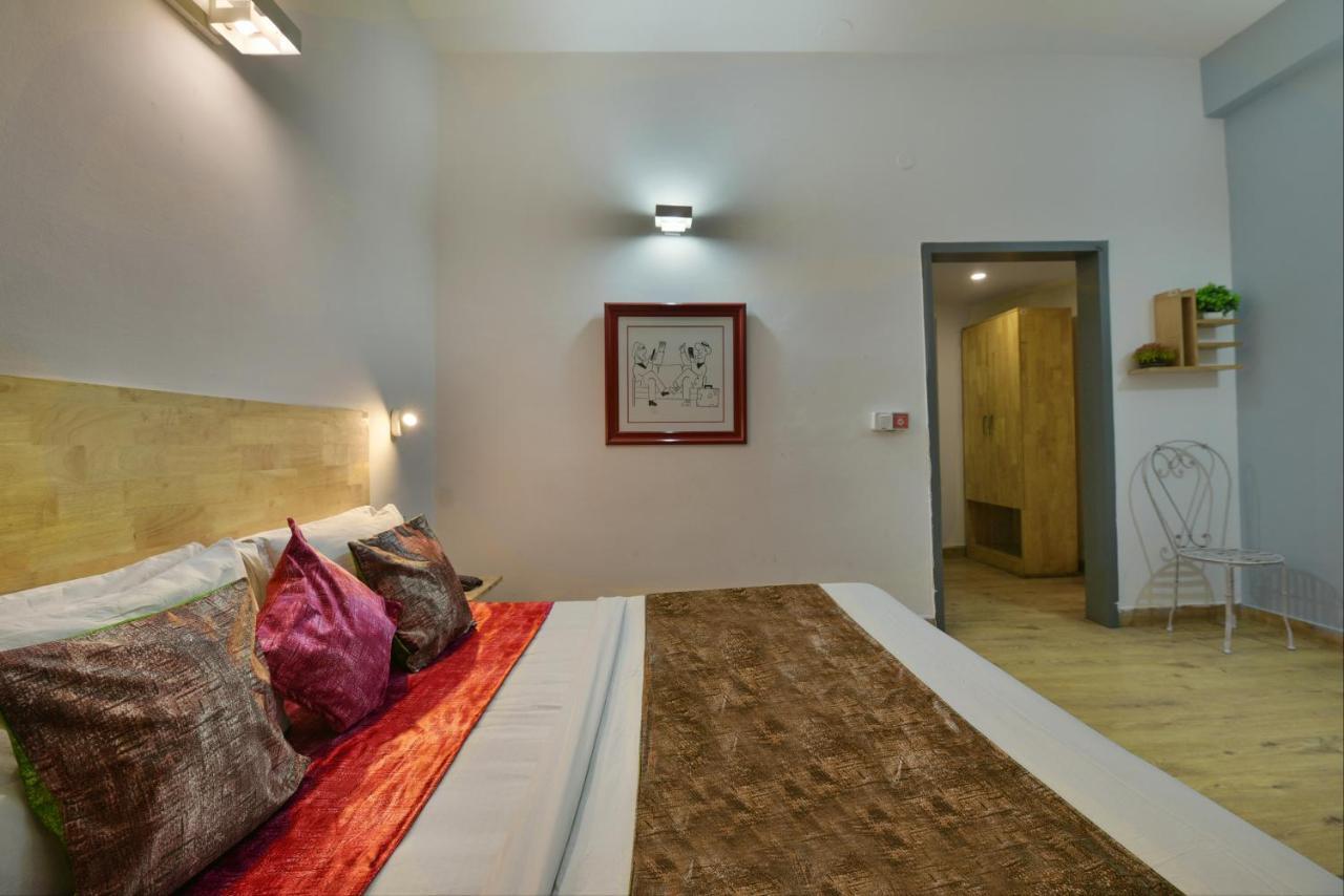 נוידה Divine Inn Couple Friendly Hotel Near Sector 51 Metro Station מראה חיצוני תמונה