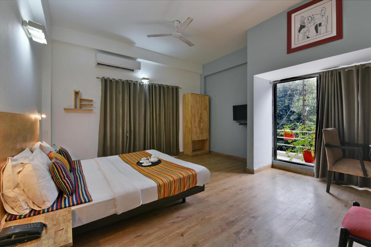 נוידה Divine Inn Couple Friendly Hotel Near Sector 51 Metro Station מראה חיצוני תמונה