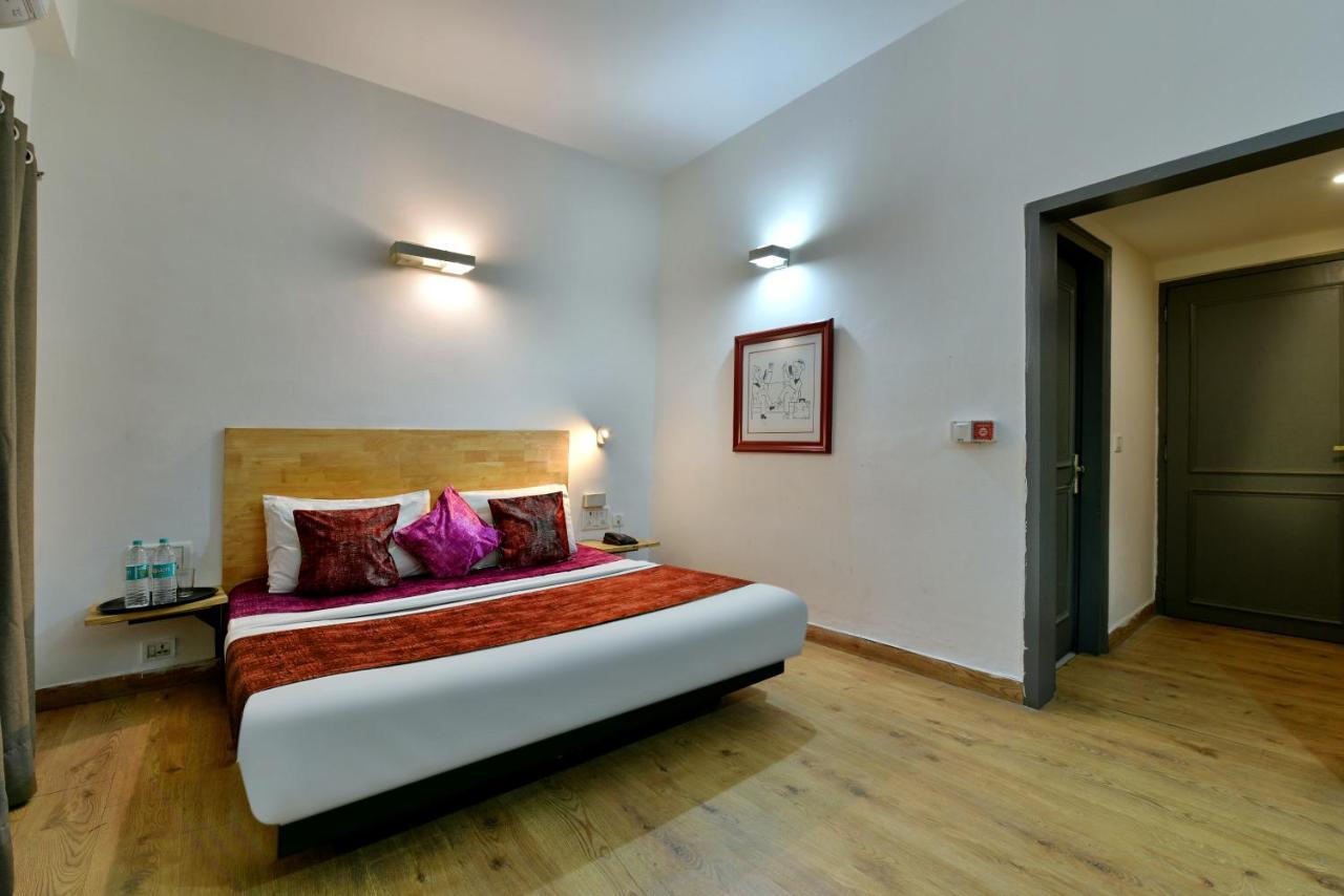 נוידה Divine Inn Couple Friendly Hotel Near Sector 51 Metro Station מראה חיצוני תמונה