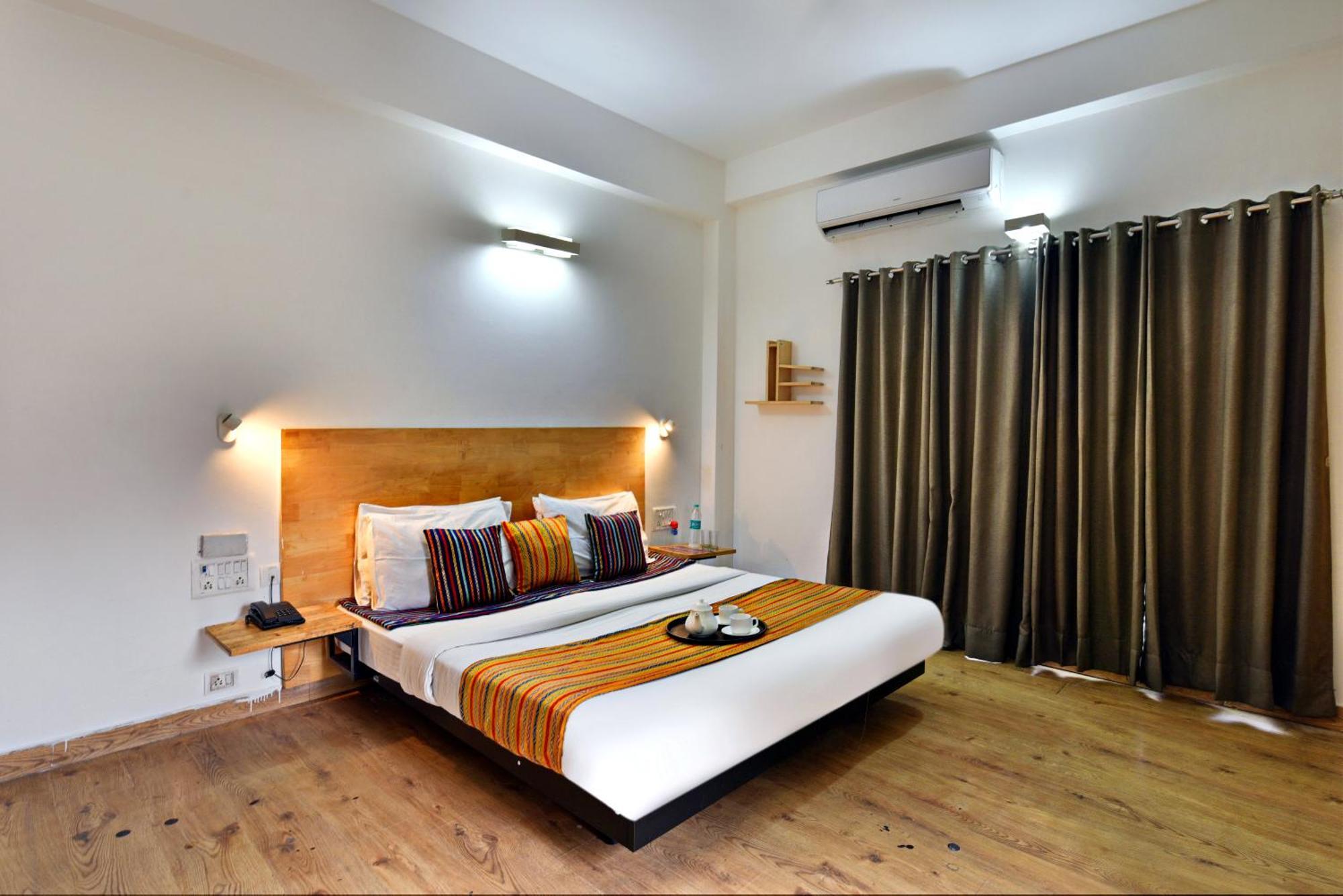 נוידה Divine Inn Couple Friendly Hotel Near Sector 51 Metro Station מראה חיצוני תמונה