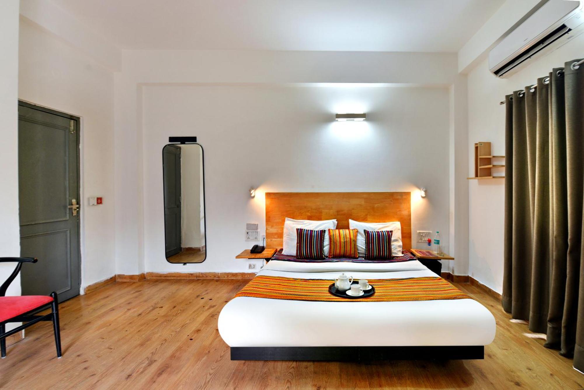 נוידה Divine Inn Couple Friendly Hotel Near Sector 51 Metro Station מראה חיצוני תמונה