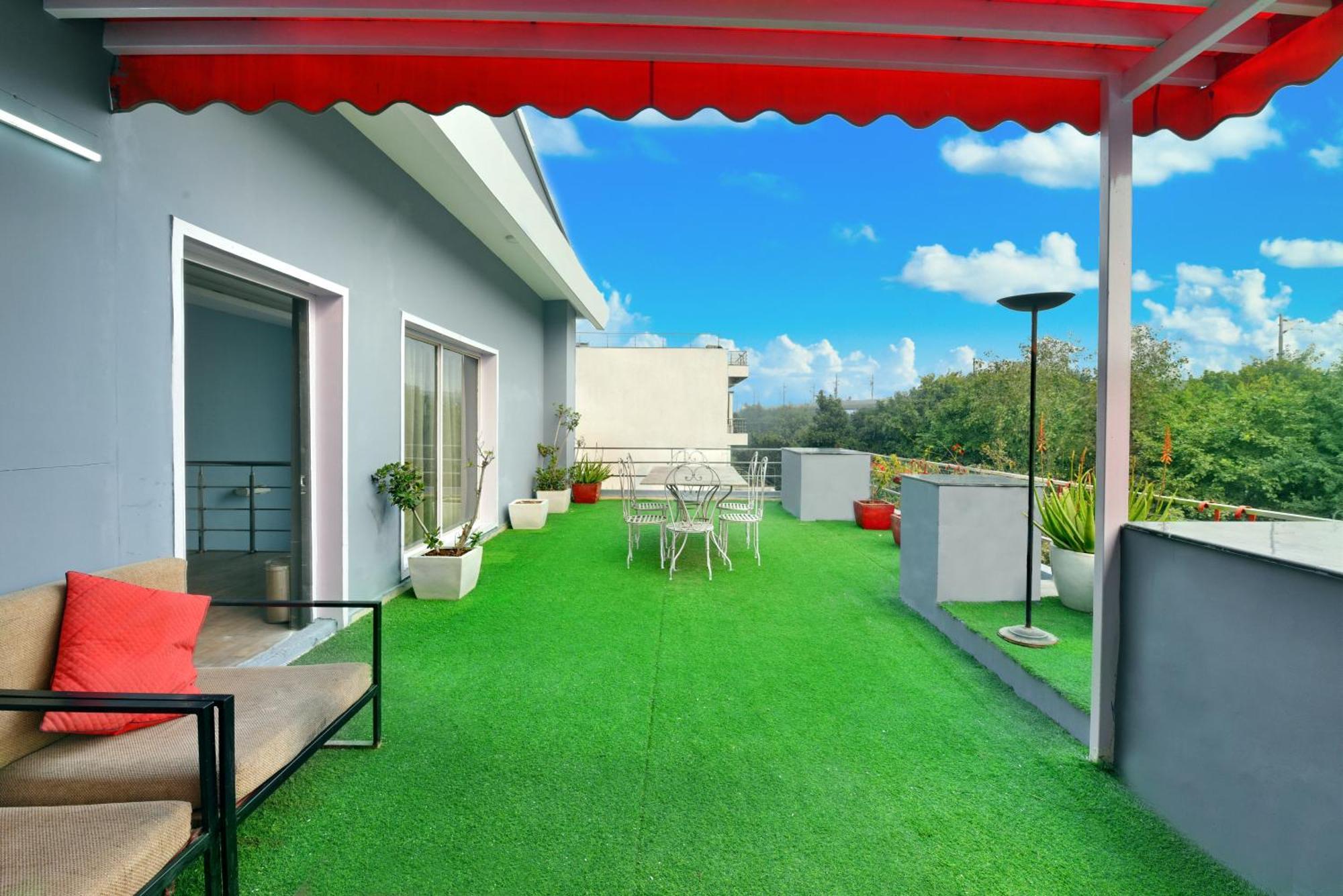 נוידה Divine Inn Couple Friendly Hotel Near Sector 51 Metro Station מראה חיצוני תמונה